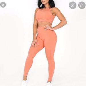 Buff bunny peach posh 2 piece set size small